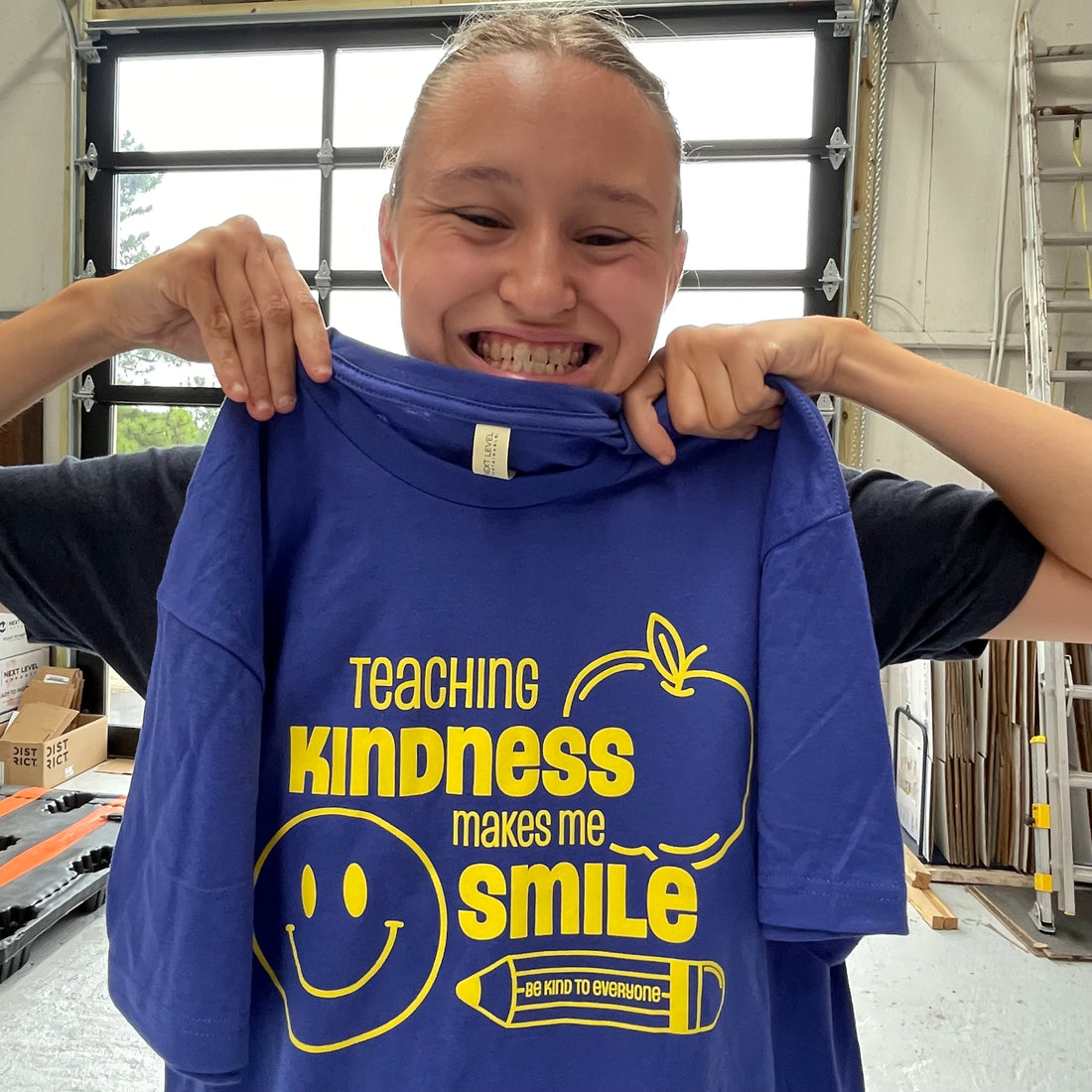 Teaching Smiles Be Kind to Everyone Tee